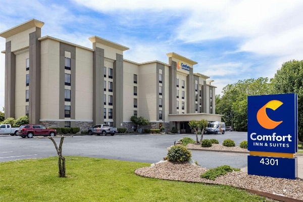 Comfort Inn & Suites Little Rock Airport image 1
